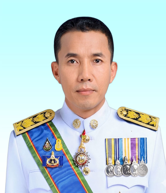 นายวรศักดิ์ พานทอง